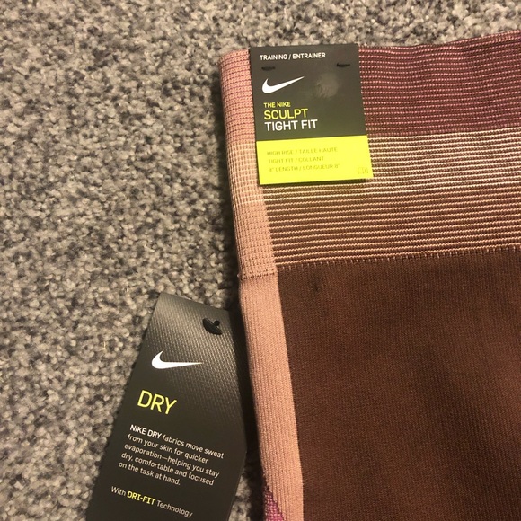 Nike Sculpt Seamless Tight Fit Training Shorts Size Small NWT - Picture 6 of 8